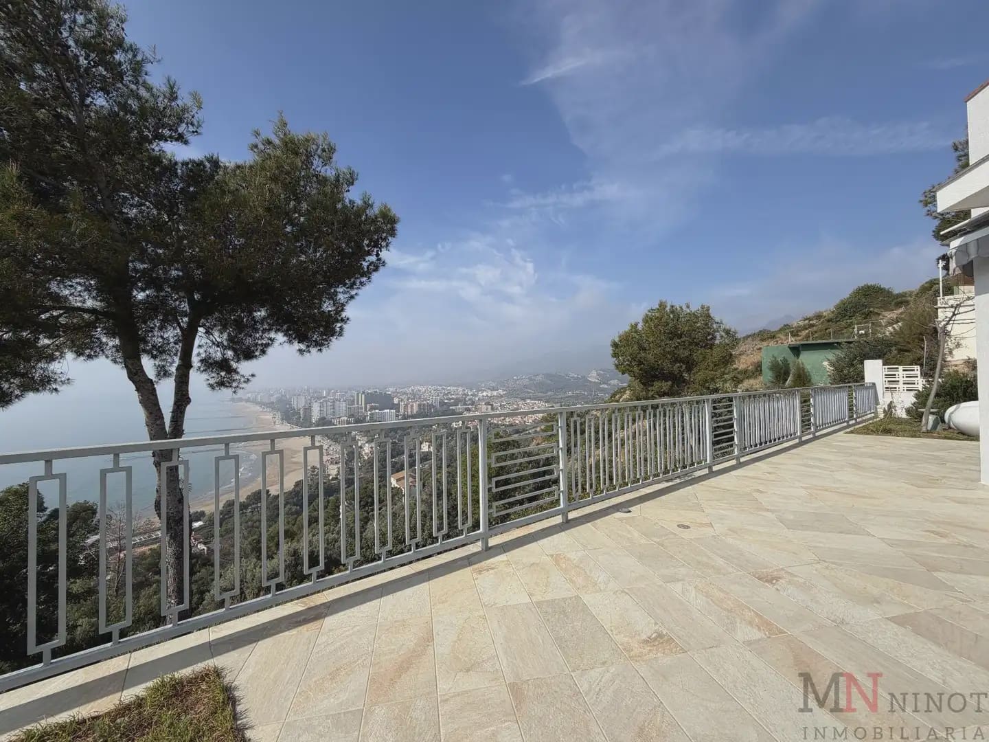 3 slaapkamer Villa te huur in Oropesa  met garage - € 3.500 (Ref: 10081665)