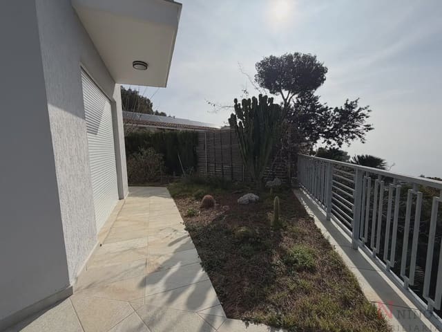 3 slaapkamer Villa te huur in Oropesa  met garage - € 3.500 (Ref: 10081665)