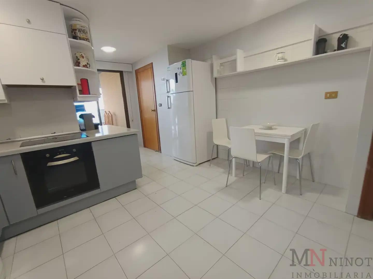 4 soverom Leilighet til leie i Benicassim med svømmebasseng garasje - € 3 700 (Ref: 10081666)
