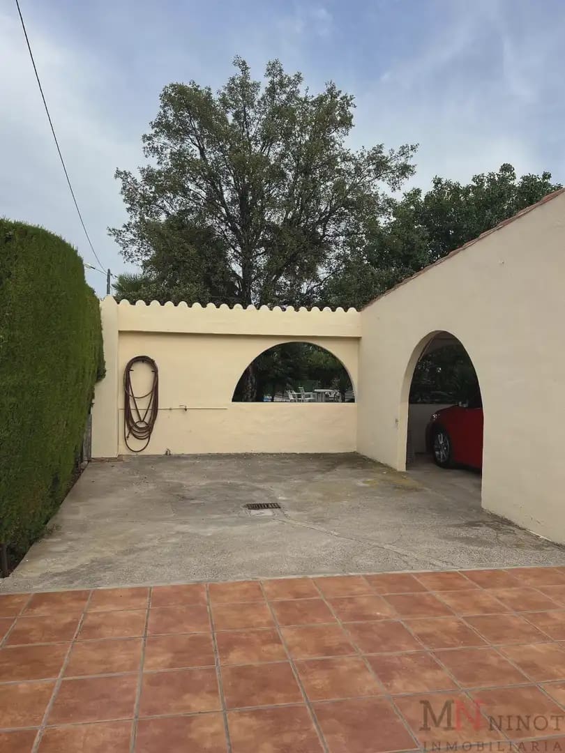 7 bedroom Villa for sale in Benicassim with pool garage - € 419,500 (Ref: 10081668)