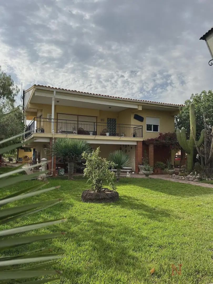 7 bedroom Villa for sale in Benicassim with pool garage - € 419,500 (Ref: 10081668)