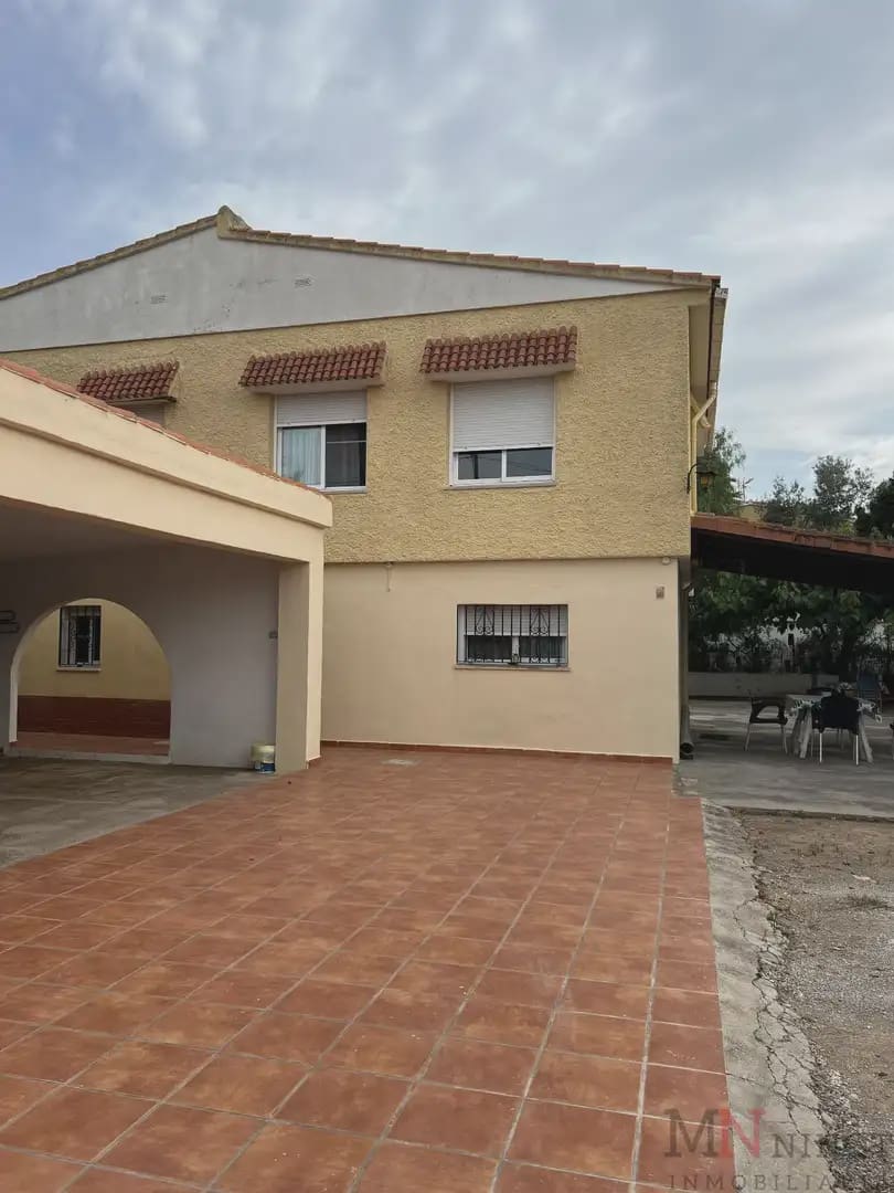7 bedroom Villa for sale in Benicassim with pool garage - € 419,500 (Ref: 10081668)
