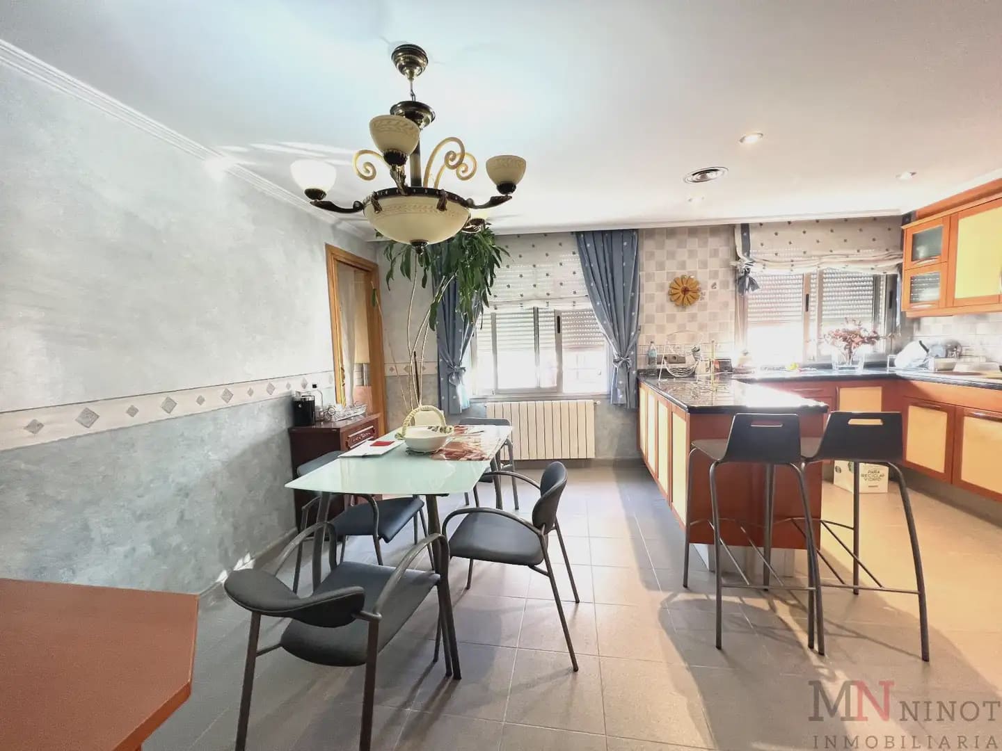 5 sypialnia Mieszkanie na sprzedaż w Castello de la Plana z garażem - 405 000 € (Ref: 10081670)