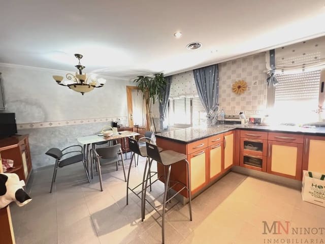 5 sypialnia Mieszkanie na sprzedaż w Centro, Castelló de la Plana z garażem - 405 000 € (Ref: 10081670)