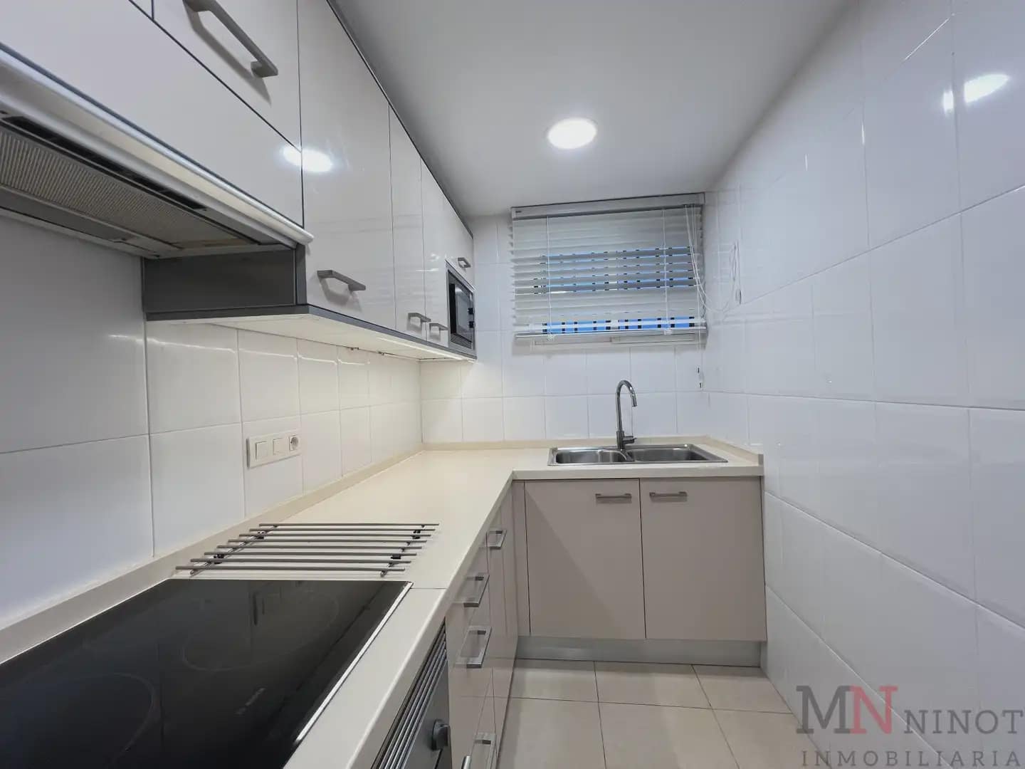 3 sypialnia Apartament przy plaży na sprzedaż w Castello de la Plana z basenem garażem - 395 000 € (Ref: 10081672)