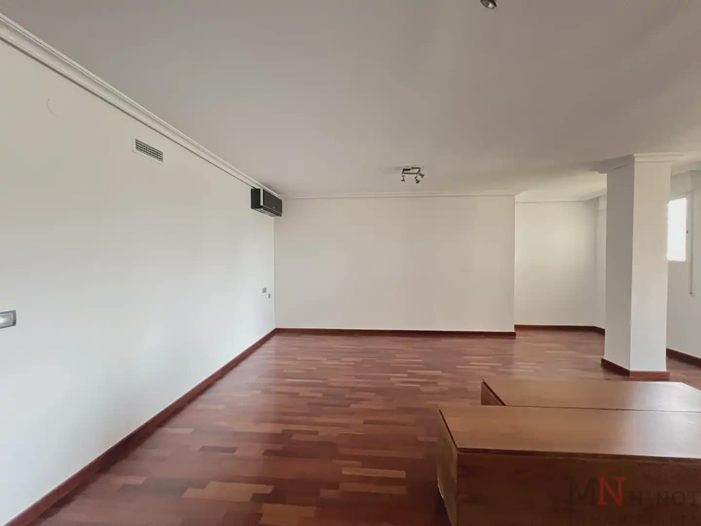 4 slaapkamer Halfvrijstaande villa te koop in Oropesa  - € 650.000 (Ref: 10081677)
