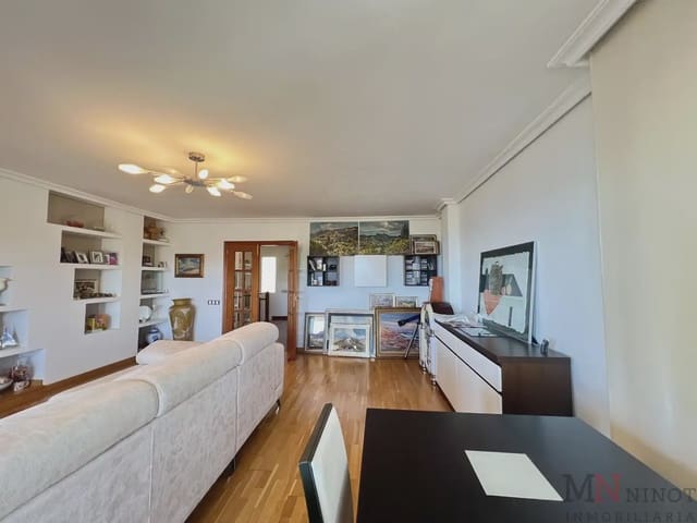 4 slaapkamer Halfvrijstaande villa te koop in Oropesa  - € 650.000 (Ref: 10081677)