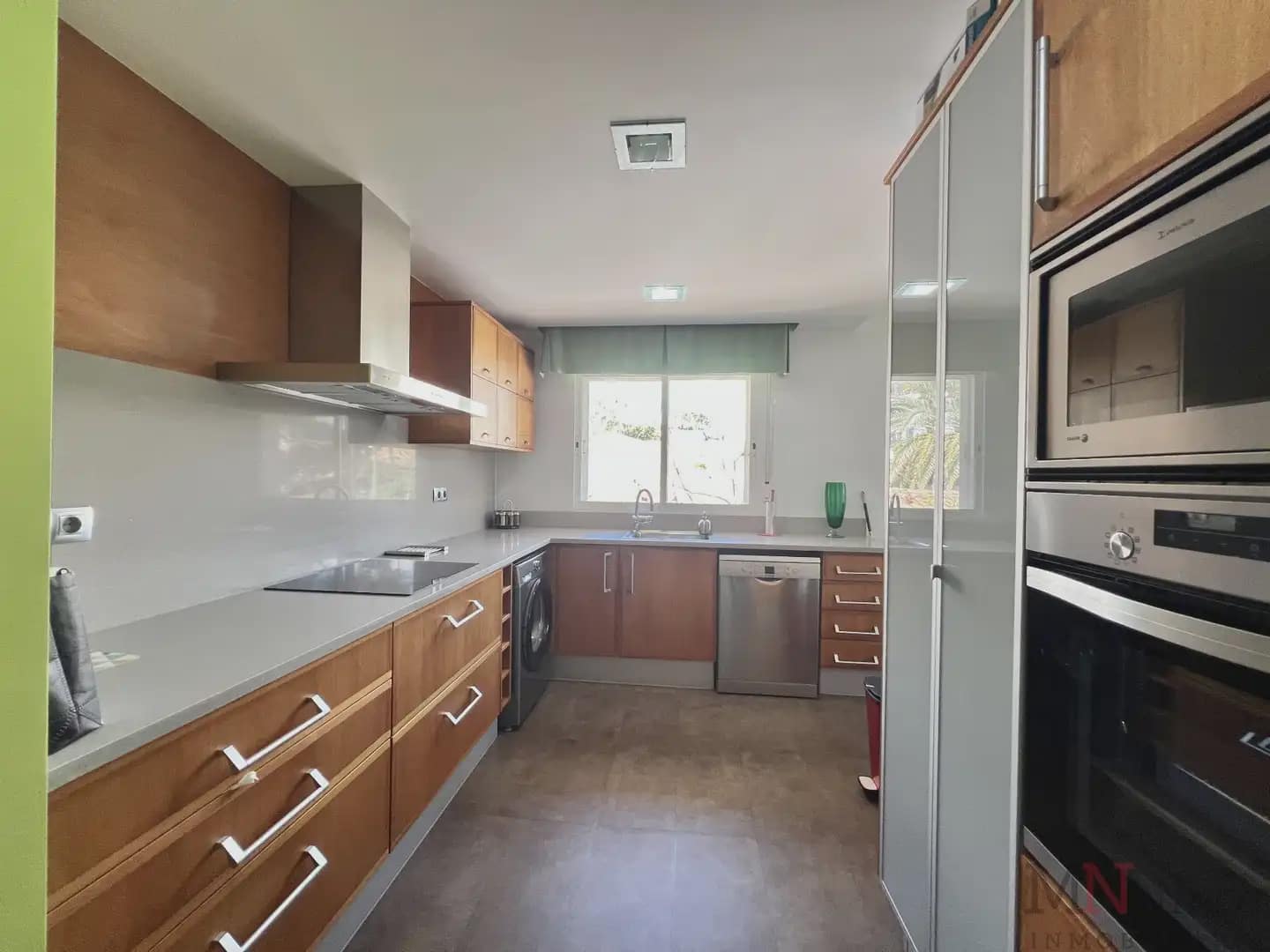 4 slaapkamer Halfvrijstaande villa te koop in Oropesa  - € 650.000 (Ref: 10081677)