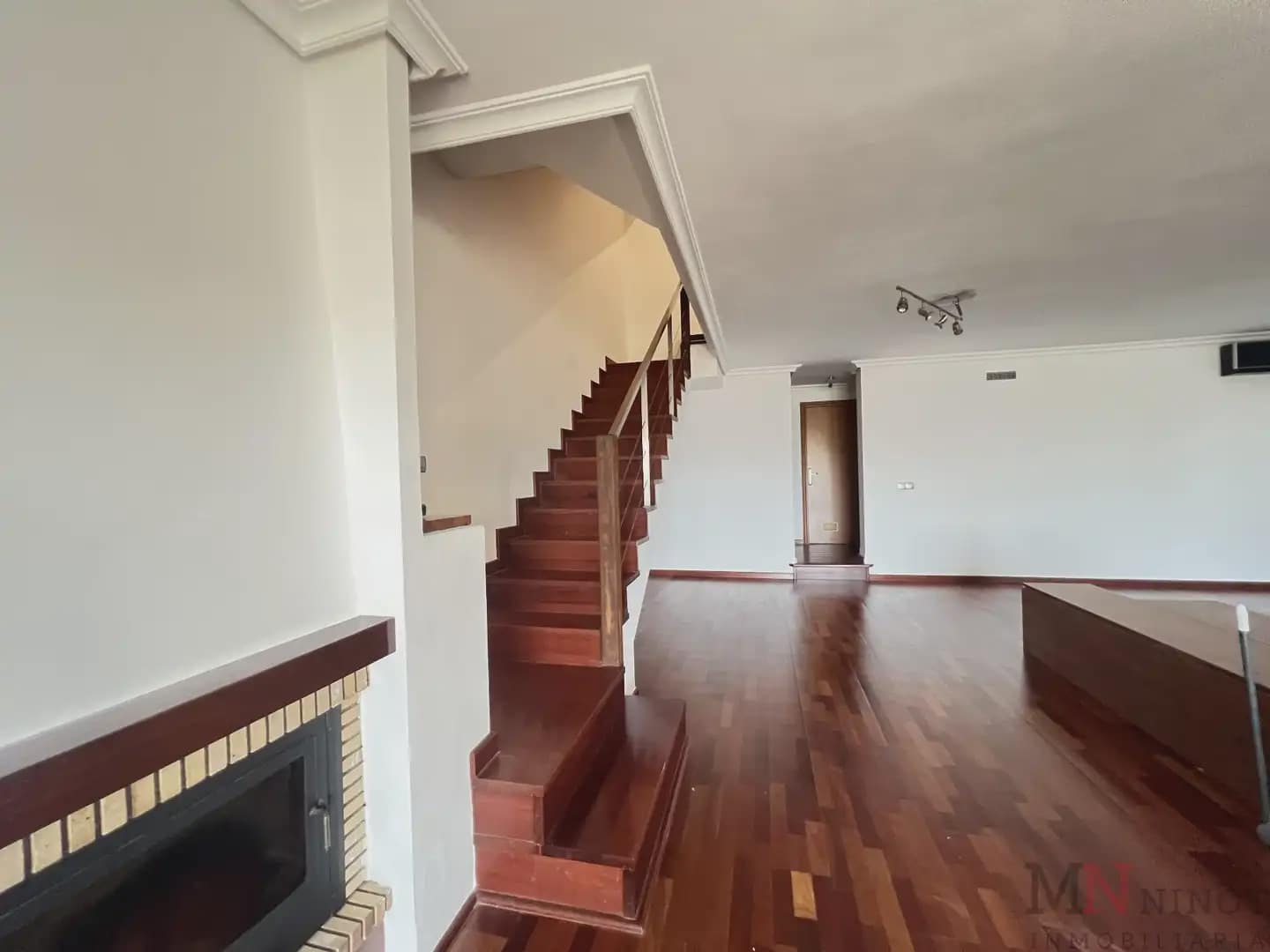 4 slaapkamer Halfvrijstaande villa te koop in Oropesa  - € 650.000 (Ref: 10081677)
