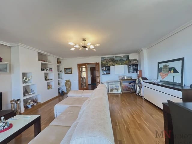 4 slaapkamer Halfvrijstaande villa te koop in Oropesa  - € 650.000 (Ref: 10081677)