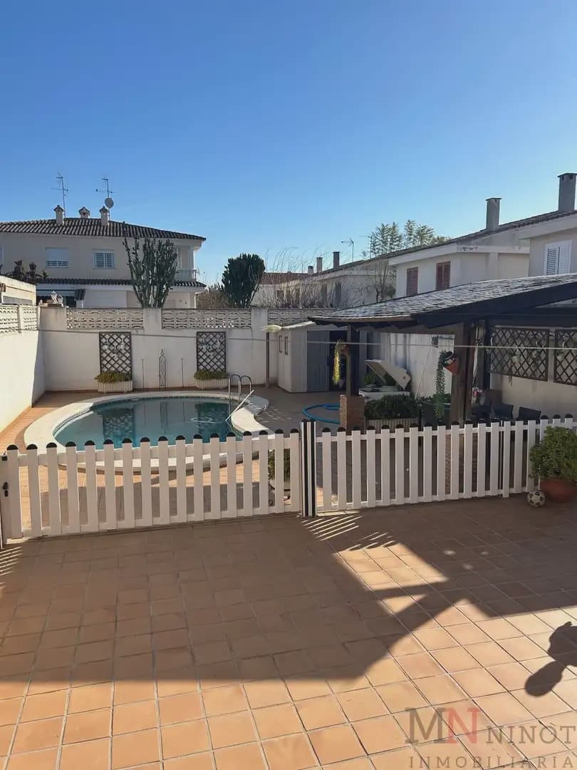 4 soverom Villa til leie i Benicassim med svømmebasseng garasje - € 2 500 (Ref: 10081685)
