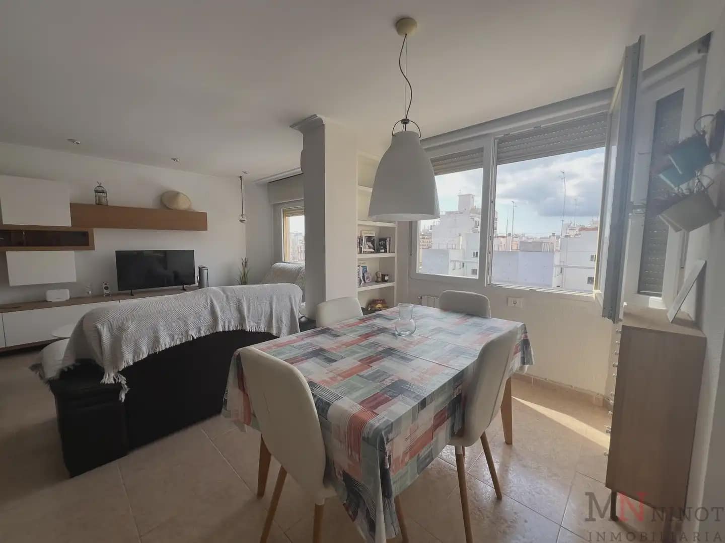 Appartement de 3 chambres à louer à Castello de la Plana - 1 000 € (Ref: 10081686)