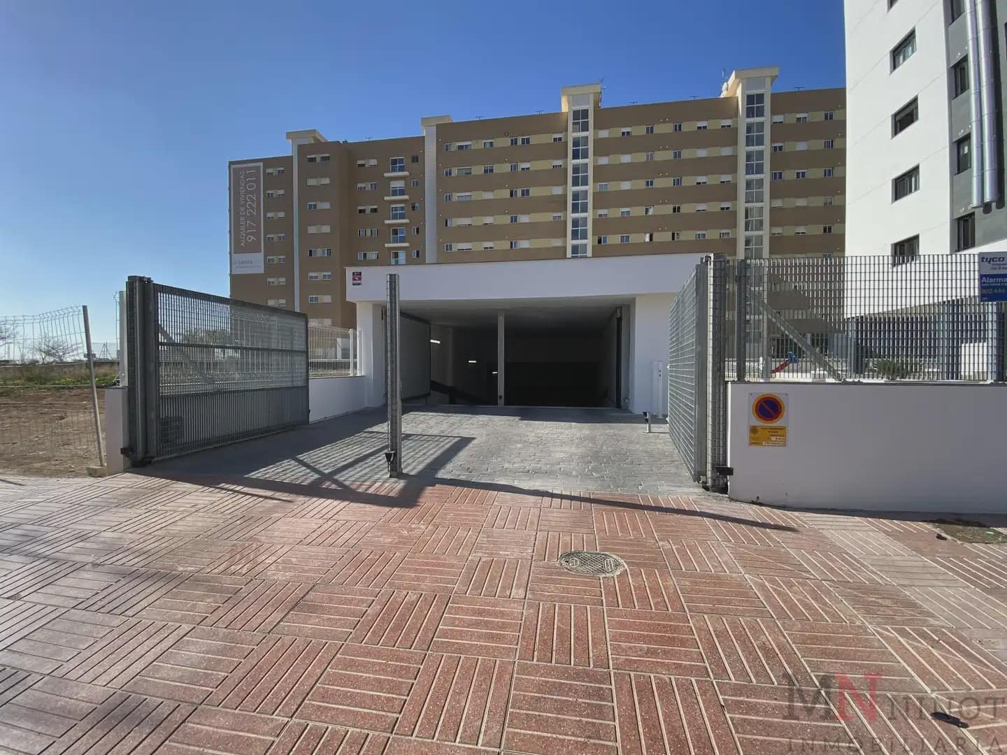 3 soveværelse Lejlighed til leje i Castello de la Plana med swimmingpool garage - € 1.000 (Ref: 10102809)