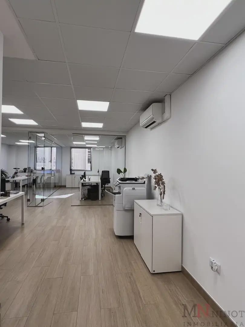Office for rent in Castello de la Plana - € 350 (Ref: 10117424)