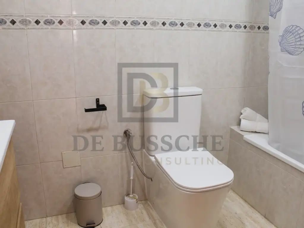 3 sypialnia Mieszkanie do wynajęcia w Torrevieja z basenem - 950 € (Ref: 10081696)