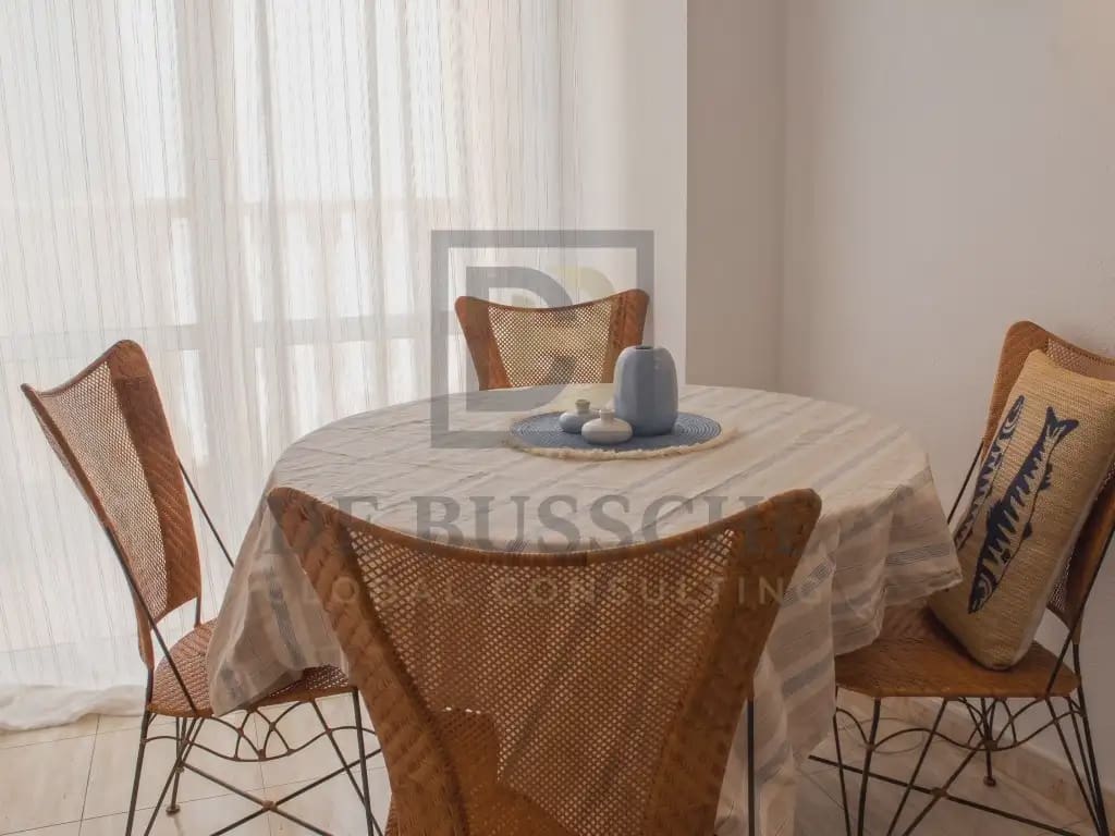3 sypialnia Mieszkanie do wynajęcia w Torrevieja z basenem - 950 € (Ref: 10081696)