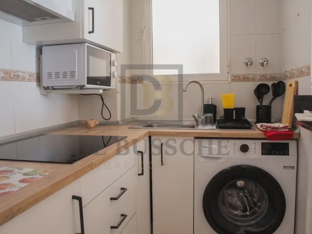 3 sypialnia Mieszkanie do wynajęcia w Torrevieja z basenem - 950 € (Ref: 10081696)