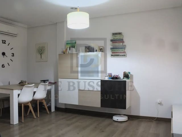4 makuuhuone Rivitalo myytävänä paikassa Orihuela ciudad, Orihuela mukana 
autotalli - 310 000 € (Ref: 10081703)