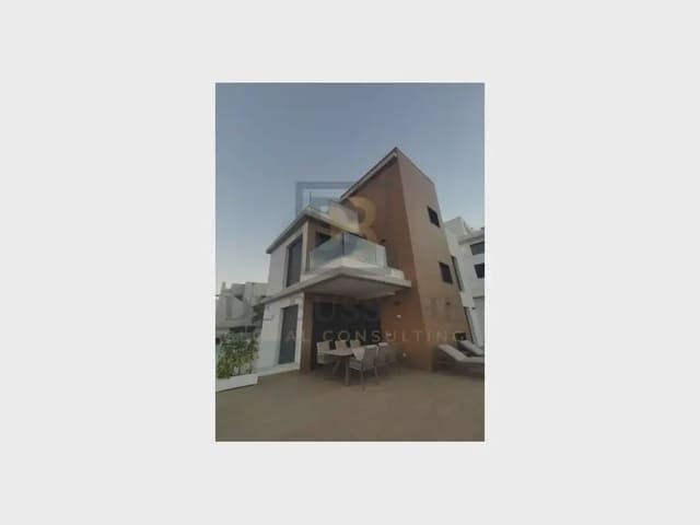 Chalet de 6 habitaciones en Campoamor, Orihuela en venta con piscina garaje - 1.780.000 € (Ref: 10081713)