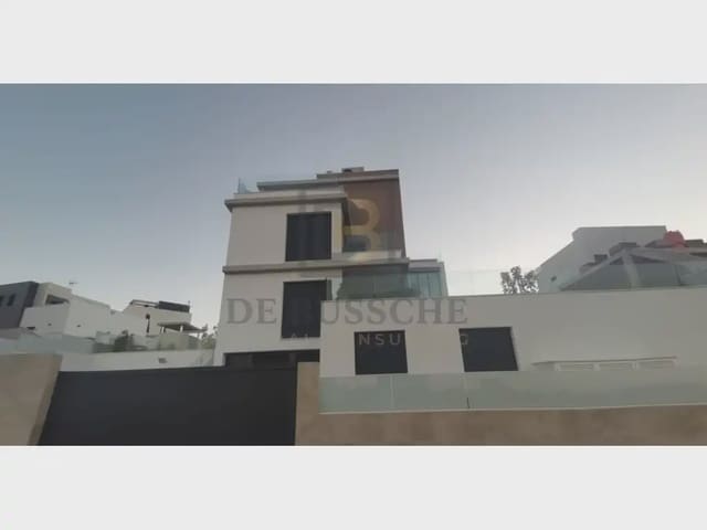 Chalet de 6 habitaciones en Campoamor, Orihuela en venta con piscina garaje - 1.780.000 € (Ref: 10081713)