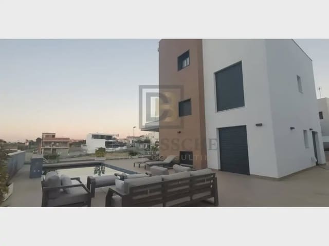Chalet de 6 habitaciones en Campoamor, Orihuela en venta con piscina garaje - 1.780.000 € (Ref: 10081713)