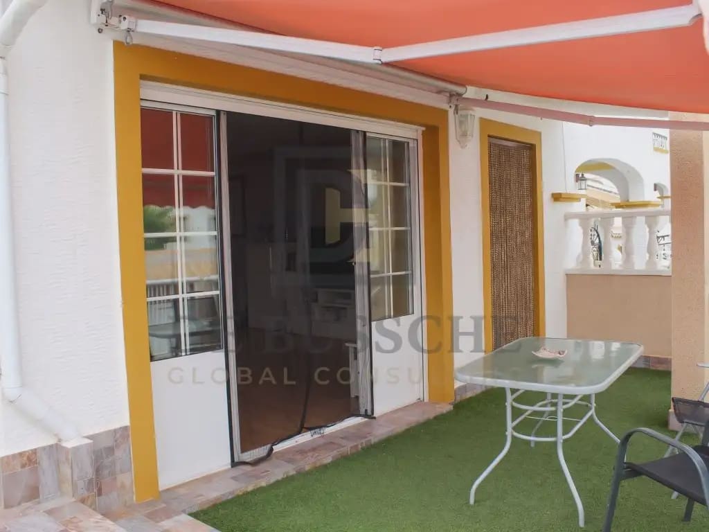 6 soverom Rekkehus til salgs i Orihuela med svømmebasseng garasje - € 280 000 (Ref: 10081714)