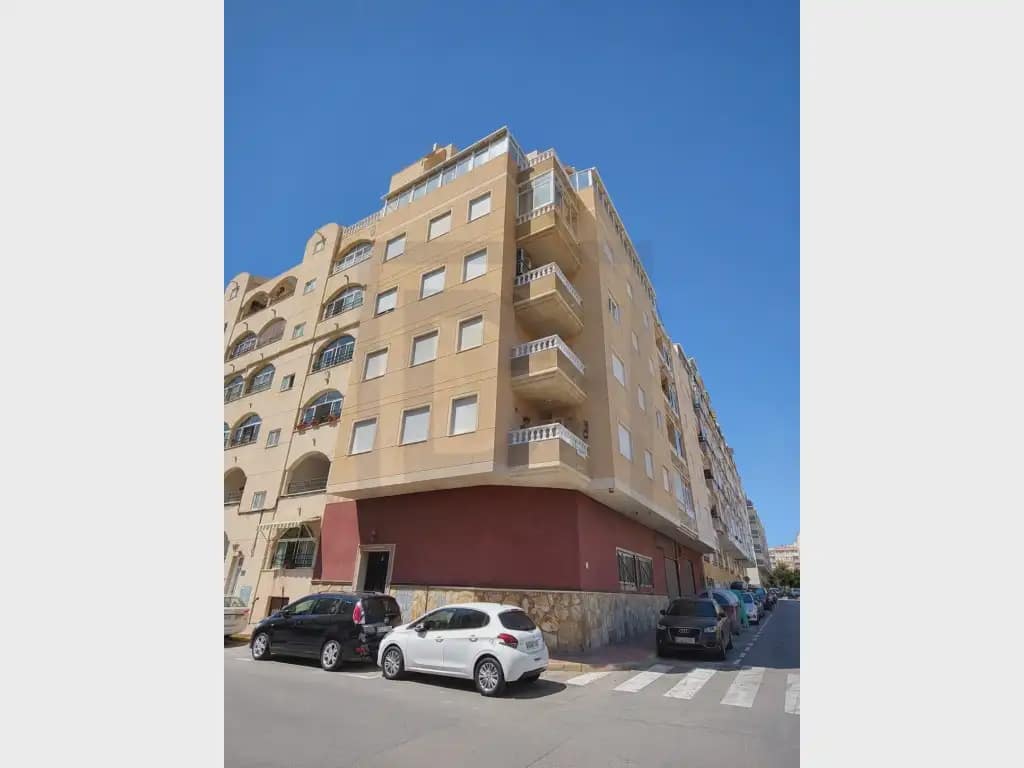2 sovrum Strandlägenhet till salu i Torrevieja - 140 000 € (Ref: 10081723)