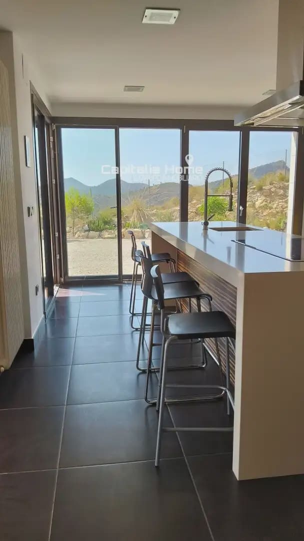 7 Zimmer Villa zu verkaufen in Relleu mit Pool Garage - 765.000 € (Ref: 10081614)