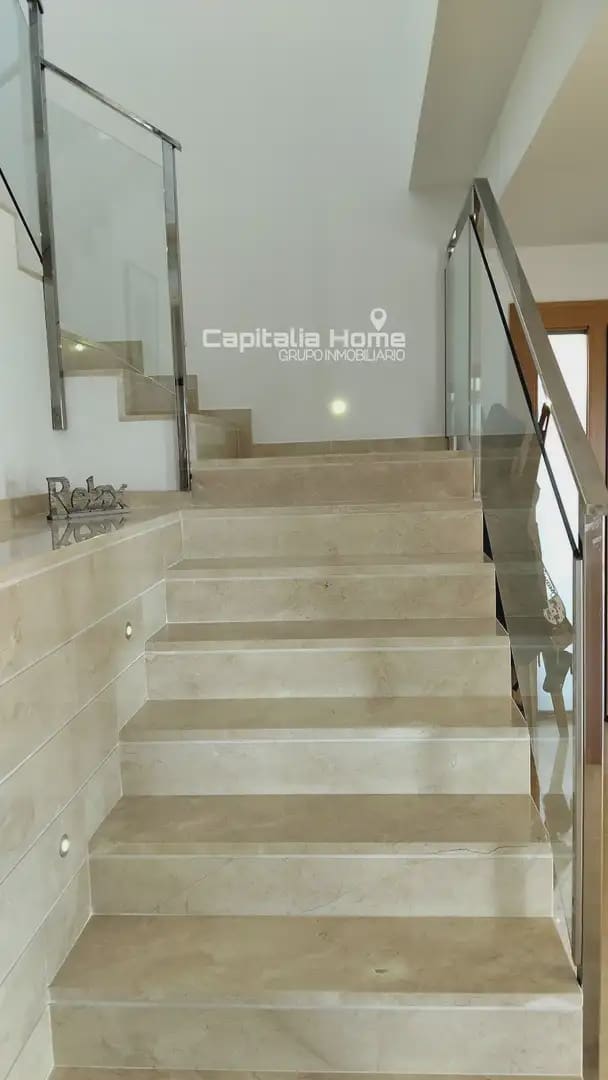 7 Zimmer Villa zu verkaufen in Relleu mit Pool Garage - 765.000 € (Ref: 10081614)
