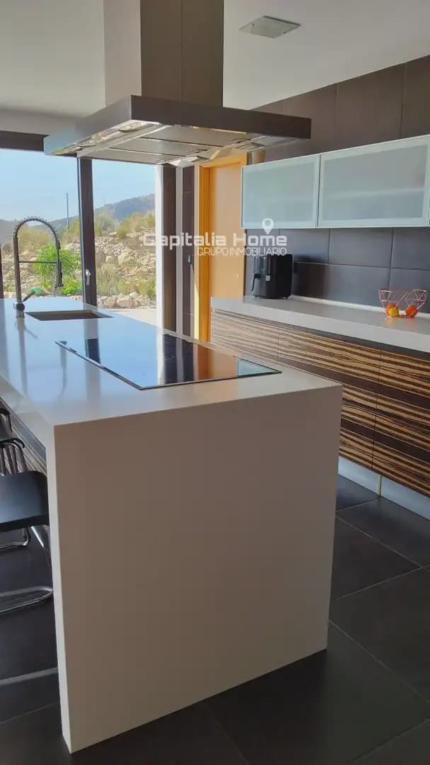 7 Zimmer Villa zu verkaufen in Relleu mit Pool Garage - 765.000 € (Ref: 10081614)