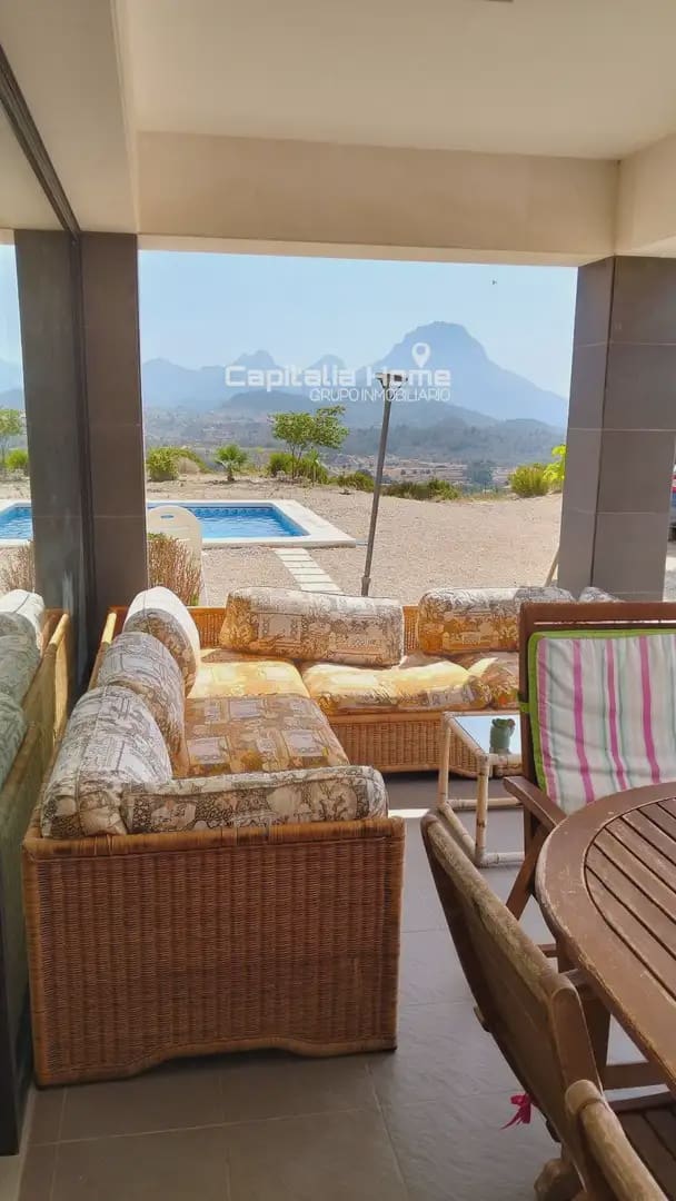 7 Zimmer Villa zu verkaufen in Relleu mit Pool Garage - 765.000 € (Ref: 10081614)
