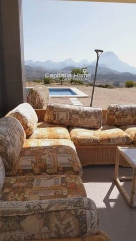 7 Zimmer Villa zu verkaufen in Relleu mit Pool Garage - 765.000 € (Ref: 10081614)