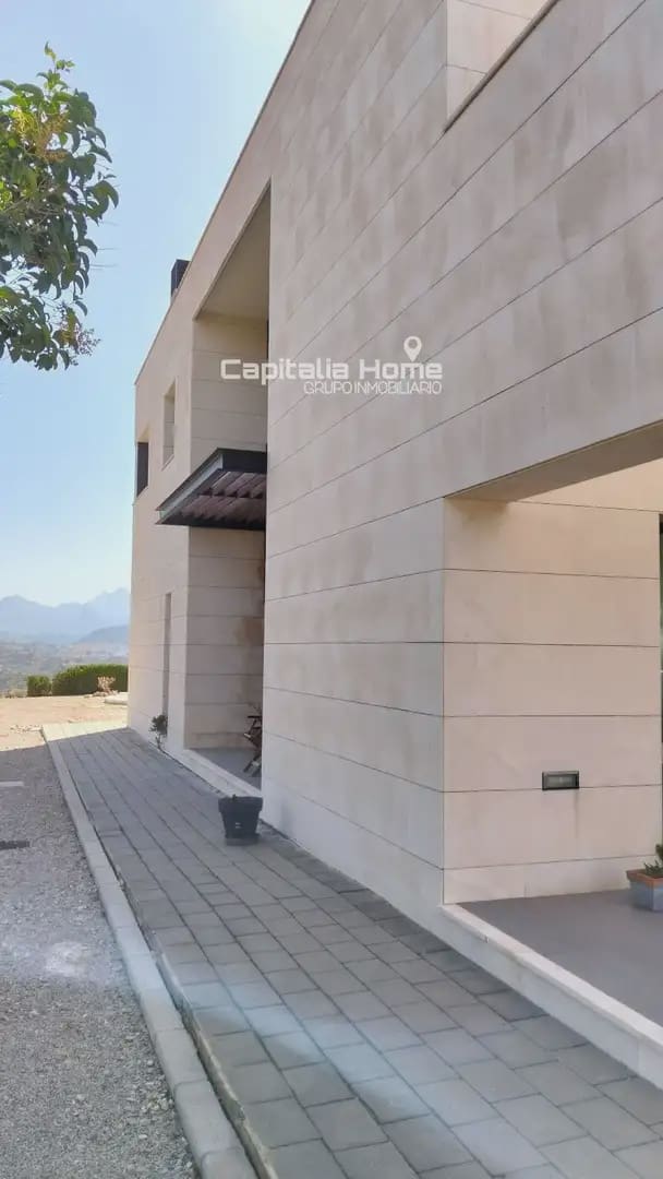 7 Zimmer Villa zu verkaufen in Relleu mit Pool Garage - 765.000 € (Ref: 10081614)