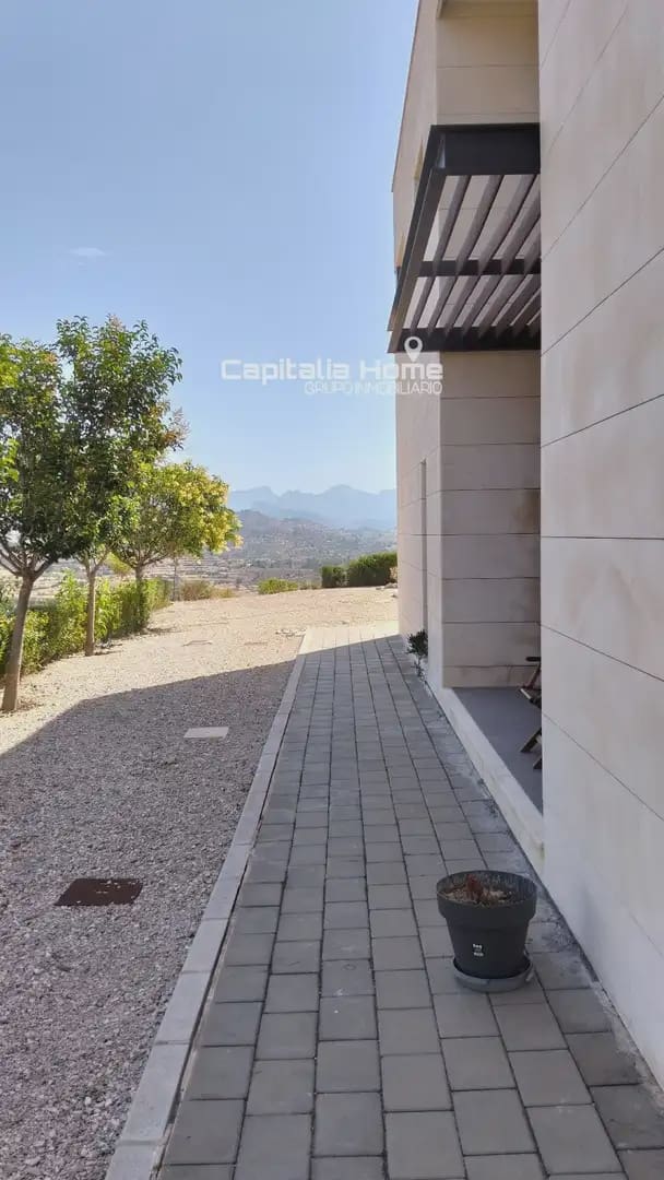 7 Zimmer Villa zu verkaufen in Relleu mit Pool Garage - 765.000 € (Ref: 10081614)