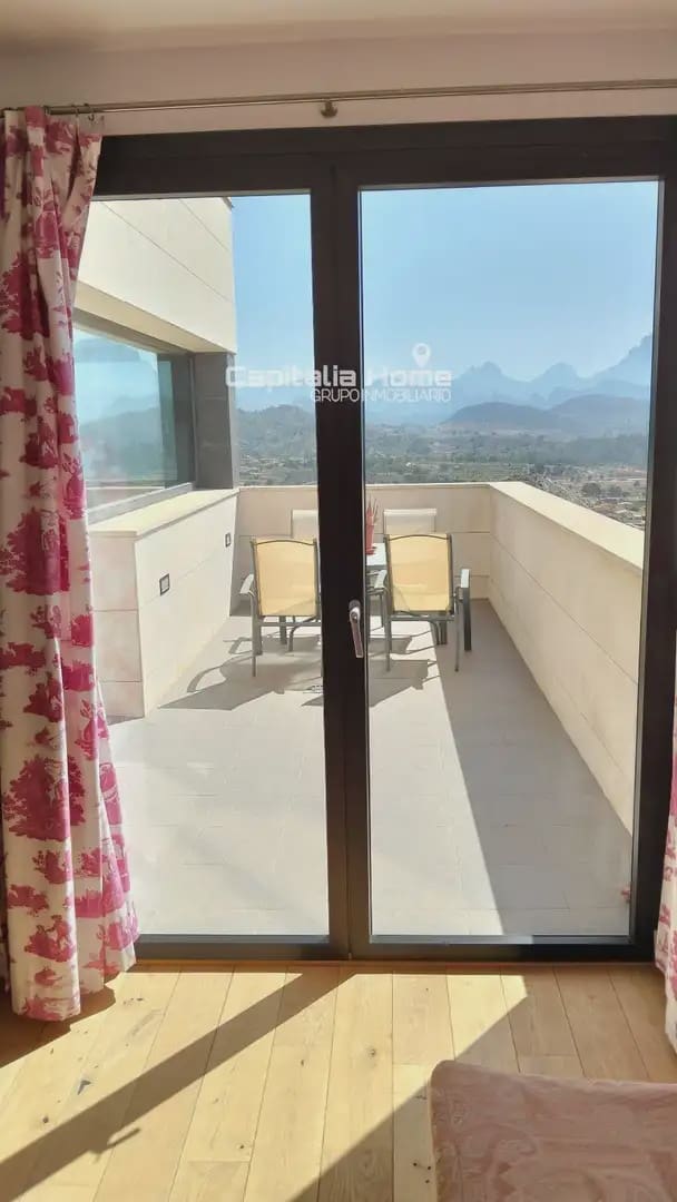 7 Zimmer Villa zu verkaufen in Relleu mit Pool Garage - 765.000 € (Ref: 10081614)