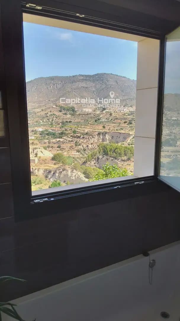 7 Zimmer Villa zu verkaufen in Relleu mit Pool Garage - 765.000 € (Ref: 10081614)
