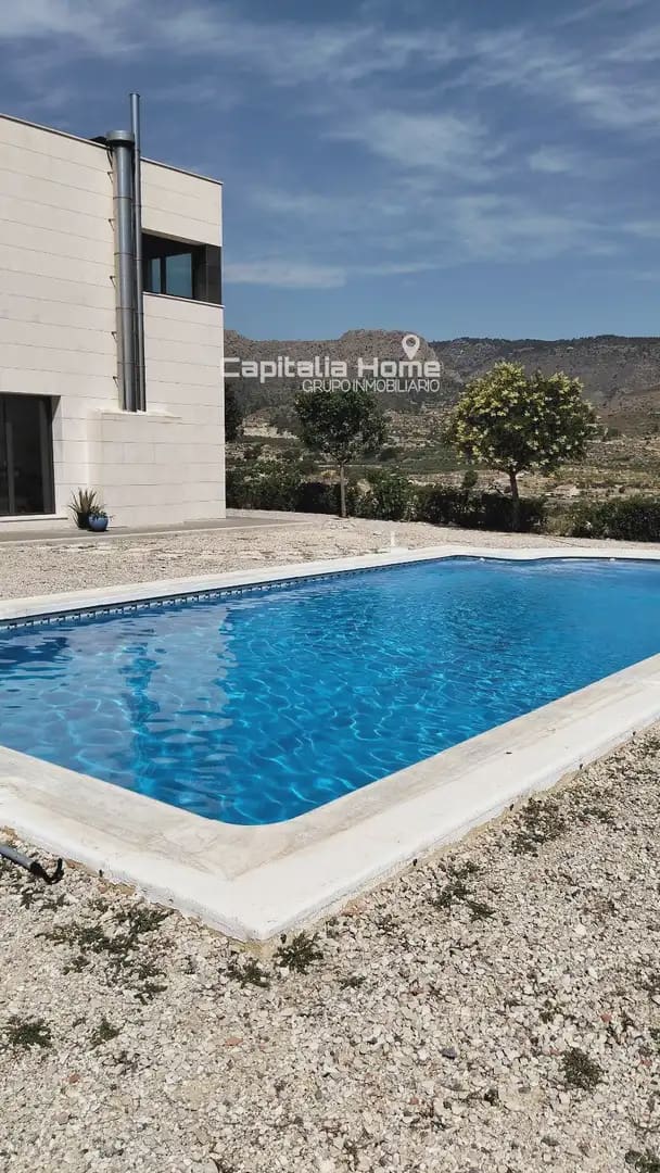 7 Zimmer Villa zu verkaufen in Relleu mit Pool Garage - 765.000 € (Ref: 10081614)