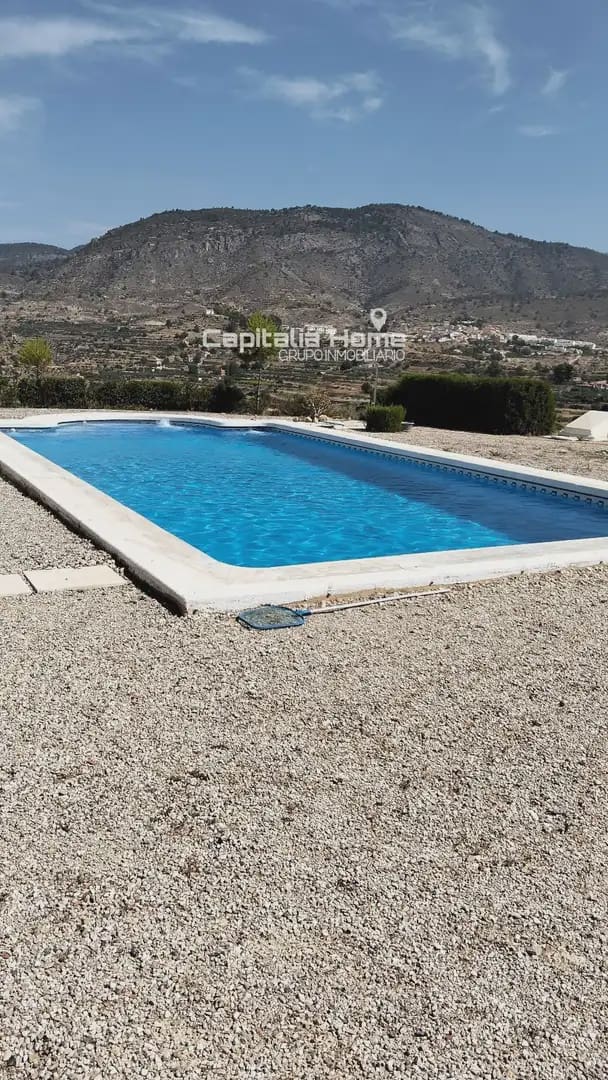 7 Zimmer Villa zu verkaufen in Relleu mit Pool Garage - 765.000 € (Ref: 10081614)