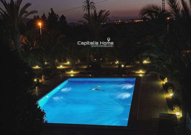 Chalet de 3 habitaciones en Orihuela ciudad, Orihuela en venta con piscina garaje - 450.000 € (Ref: 10081621)