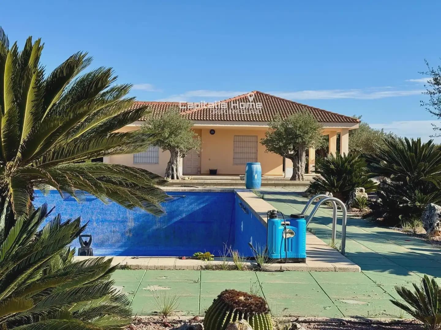 Chalet de 3 habitaciones en Orihuela en venta con piscina garaje - 450.000 € (Ref: 10081621)