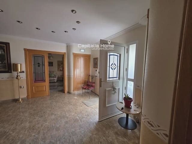 5 bedroom Townhouse for sale in Villena with garage - € 415,000 (Ref: 10103514)