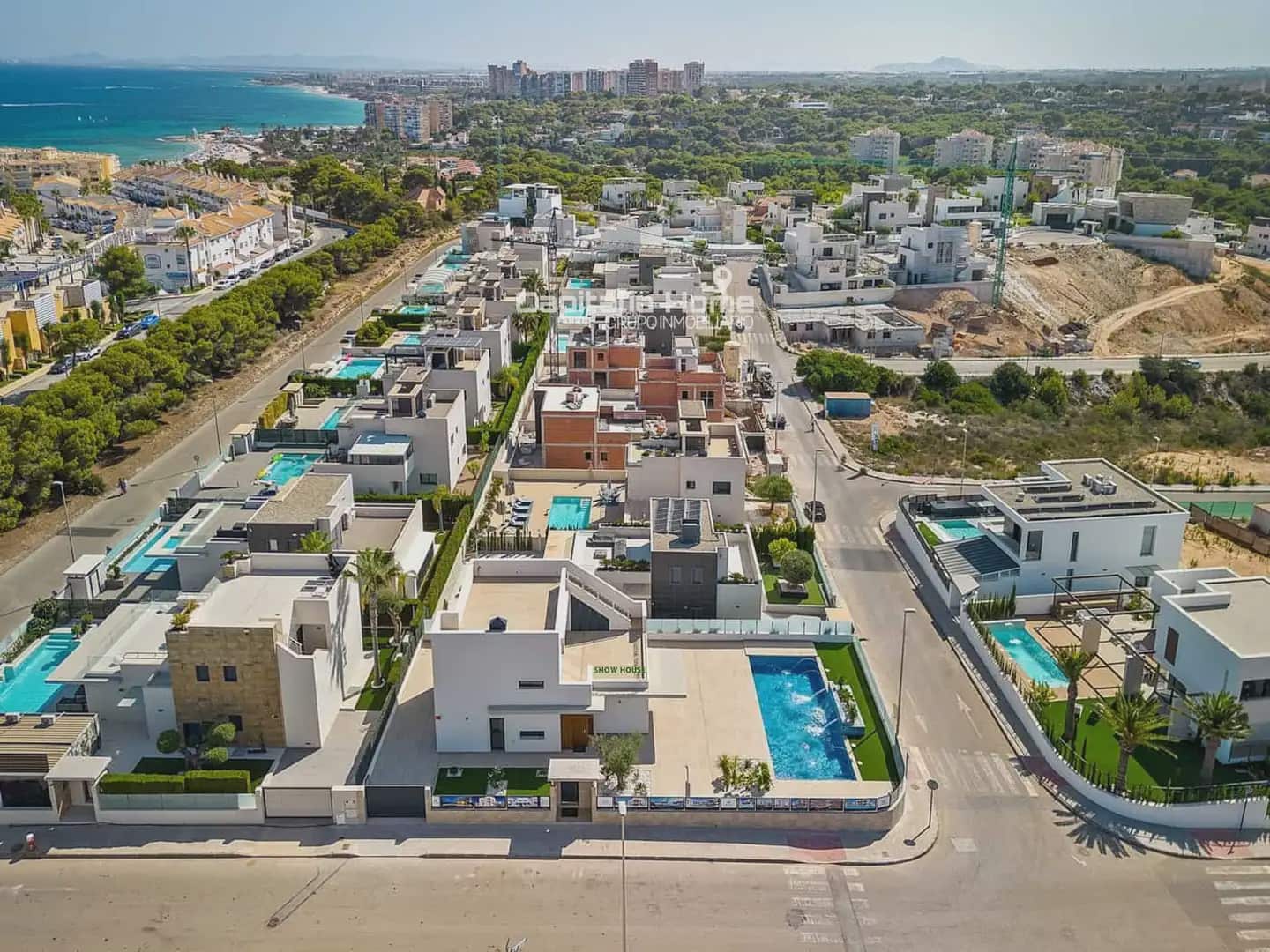 3 bedroom Villa for sale in Poblacion de Arroyo with pool garage - € 995,000 (Ref: 10111118)