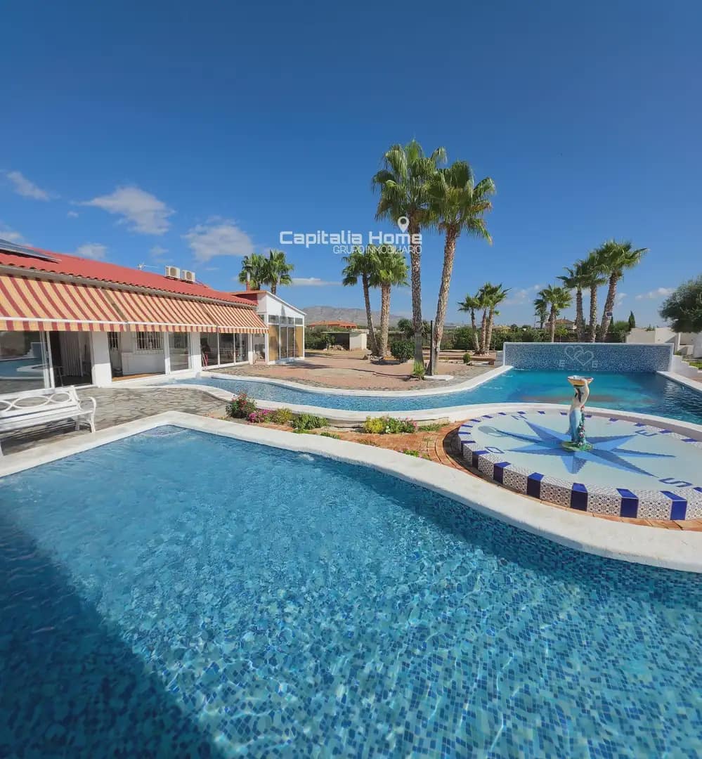 4 slaapkamer Villa te koop in Albatera met zwembad garage - € 450.000 (Ref: 10147130)