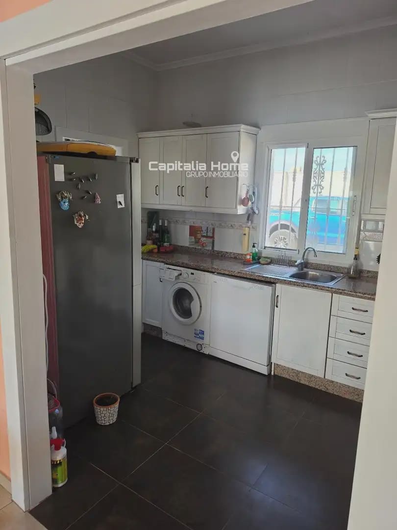 4 slaapkamer Villa te koop in Albatera met zwembad garage - € 450.000 (Ref: 10147130)