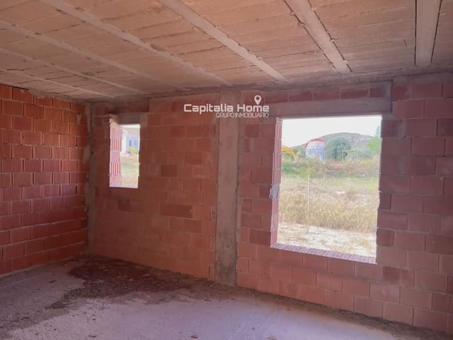 3 quarto Moradia para venda em Calasparra com piscina - 200 000 € (Ref: 10158690)