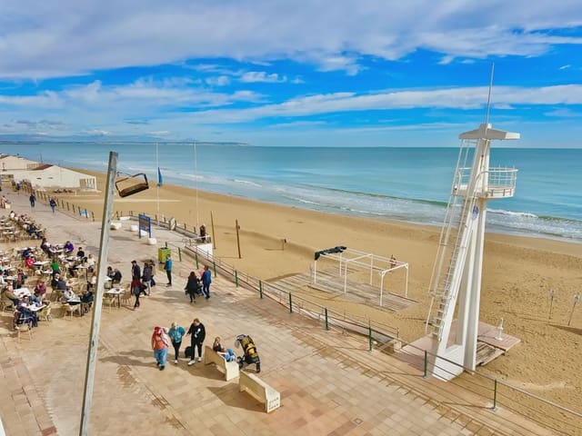3 sovrum Strandlägenhet att hyra i Guardamar Playa, Guardamar del Segura - 2 000 € (Ref: 10081807)