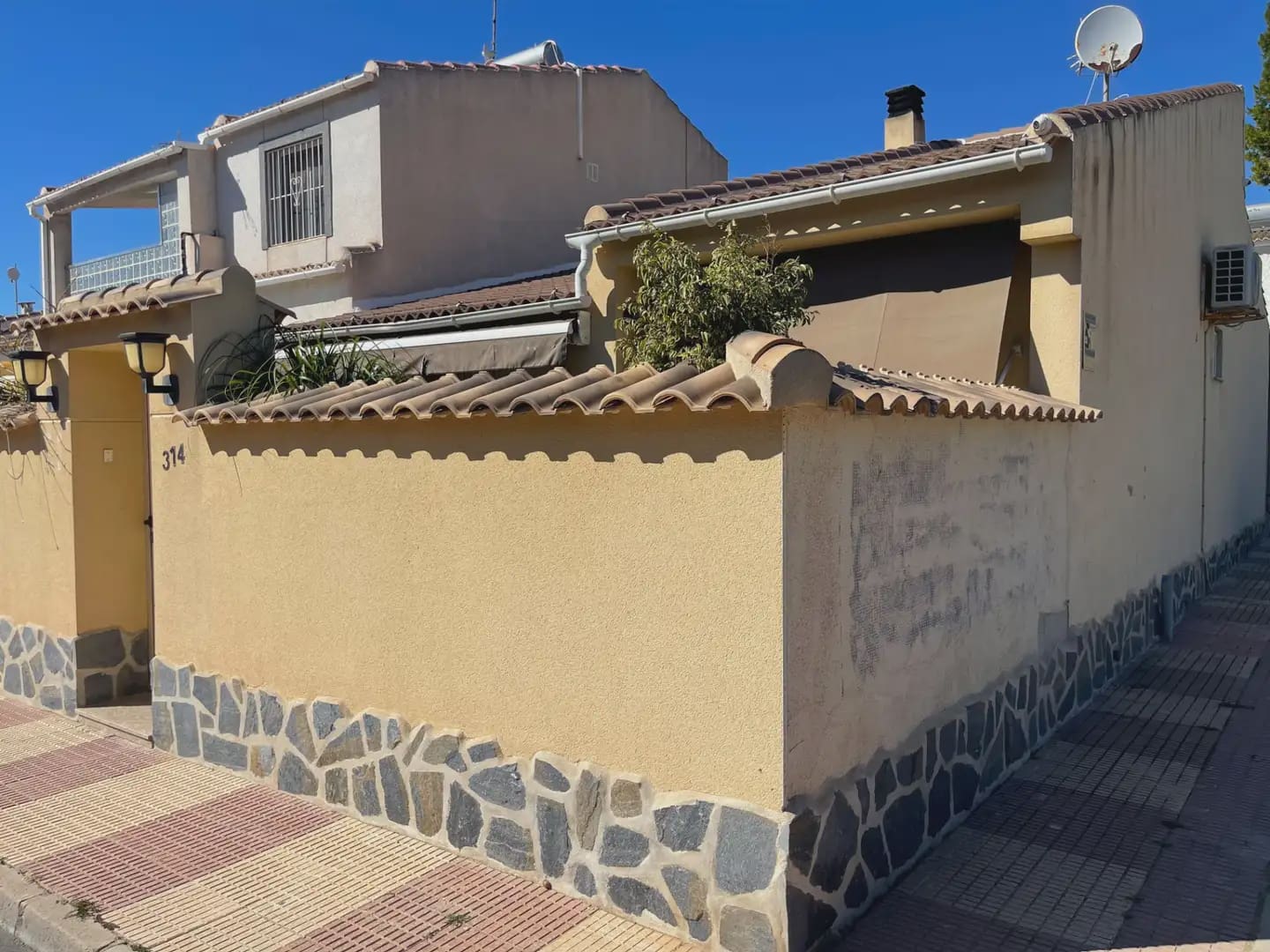 3 sypialnia Bungalow na sprzedaż w Torrevieja z basenem - 235 000 € (Ref: 10081815)