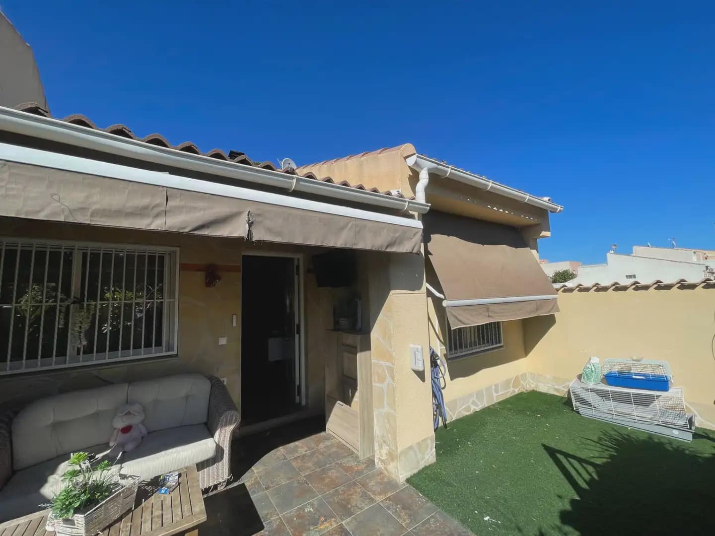 3 sypialnia Bungalow na sprzedaż w Torrevieja z basenem - 235 000 € (Ref: 10081815)