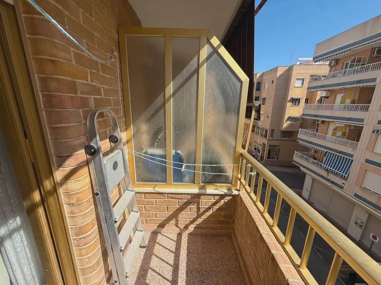 Piso de 3 habitaciones en Guardamar del Segura en venta - 159.900 € (Ref: 10172412)