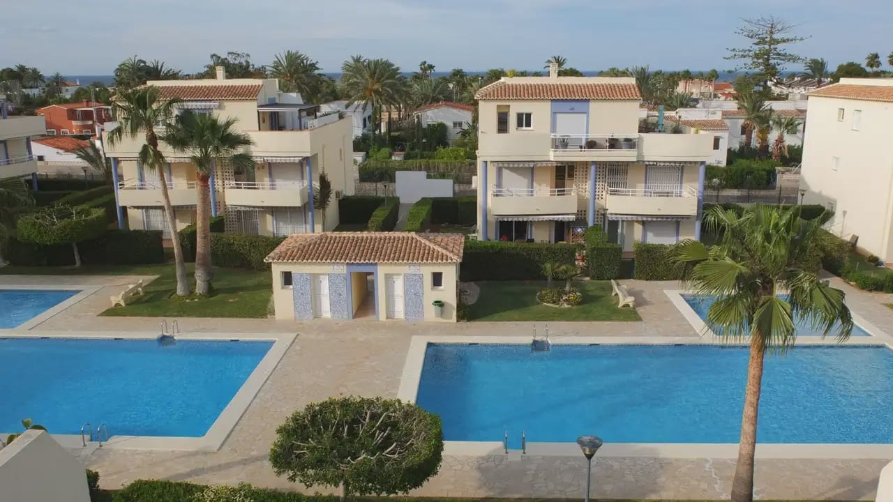 2 soveværelse Strandlejlighed til salg i Denia med swimmingpool garage - € 315.000 (Ref: 10086479)